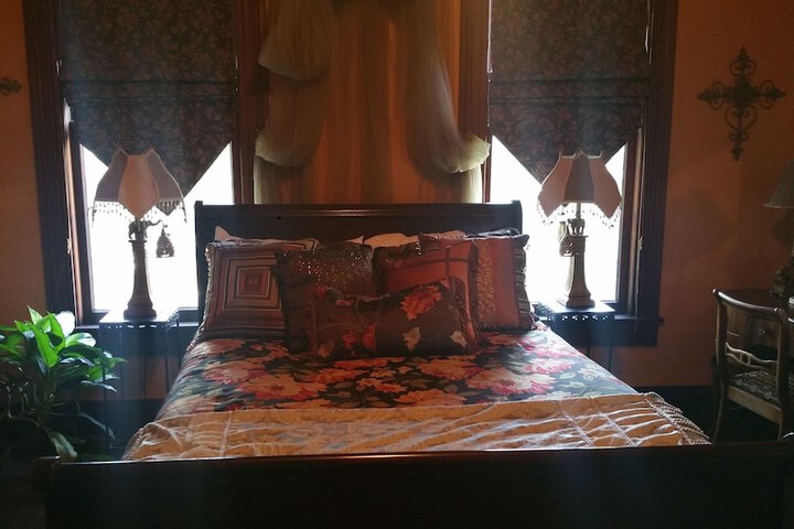 Room 11 of 46