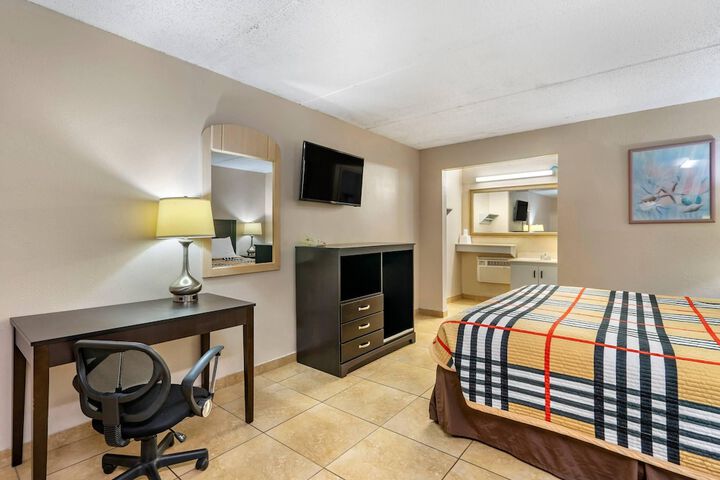 Room 15 of 26