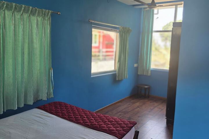Room 10 of 29