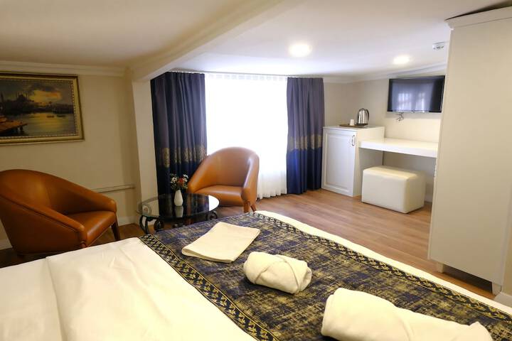 Room 4 of 36
