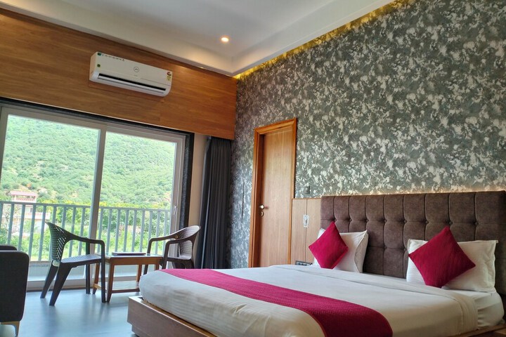 Room 6 of 62