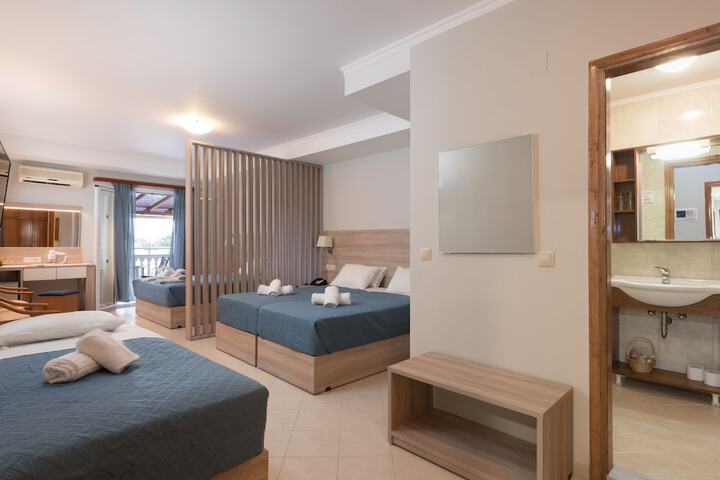Room 25 of 70