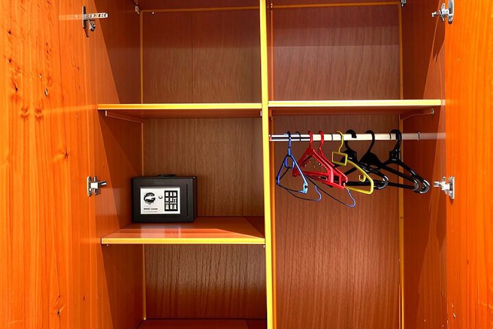 Room 17 of 77