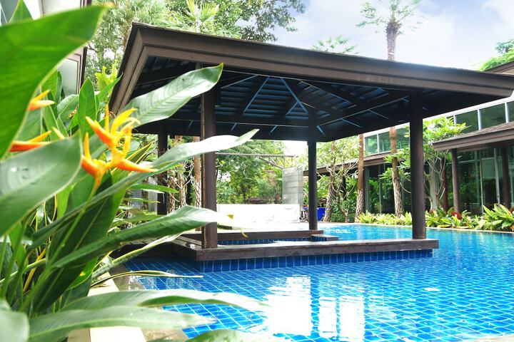 Pool 156 of 194