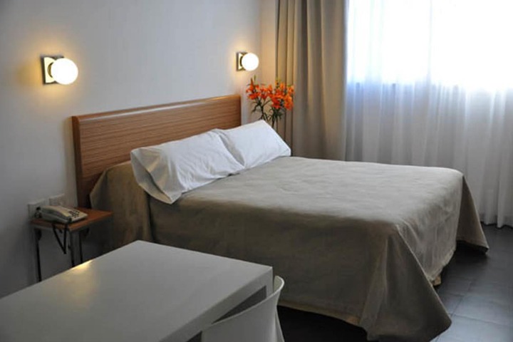 Room 2 of 62