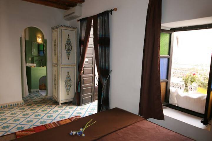 Room 16 of 65