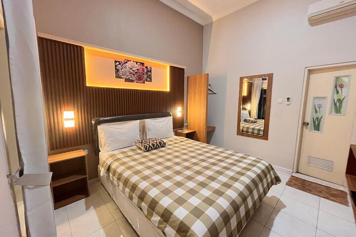 Room 5 of 22