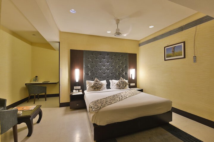 Room 8 of 43