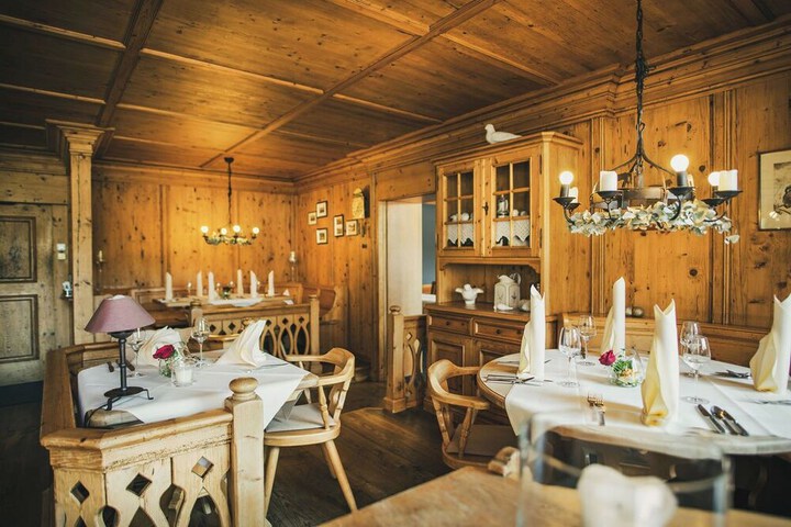 Dining 62 of 79