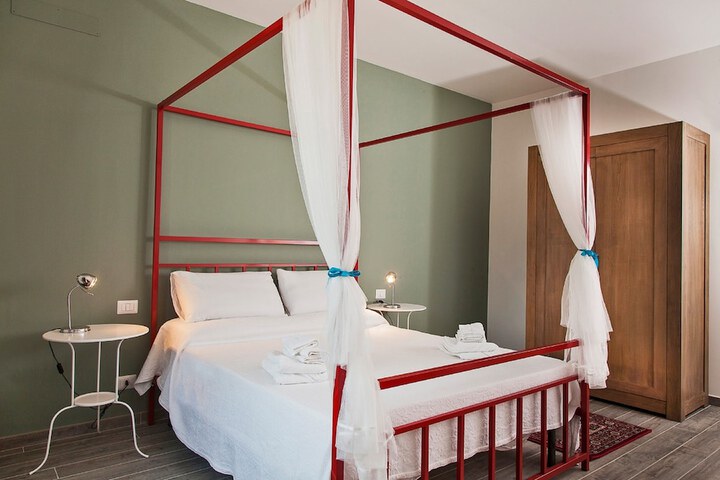 Room 7 of 49