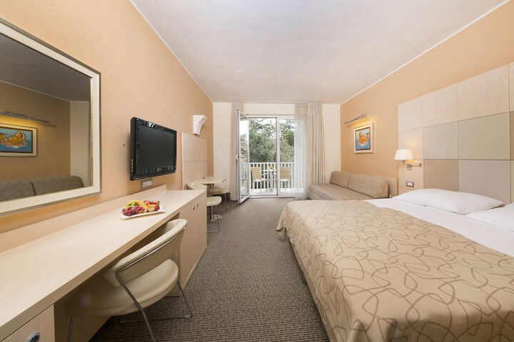 Room 9 of 41