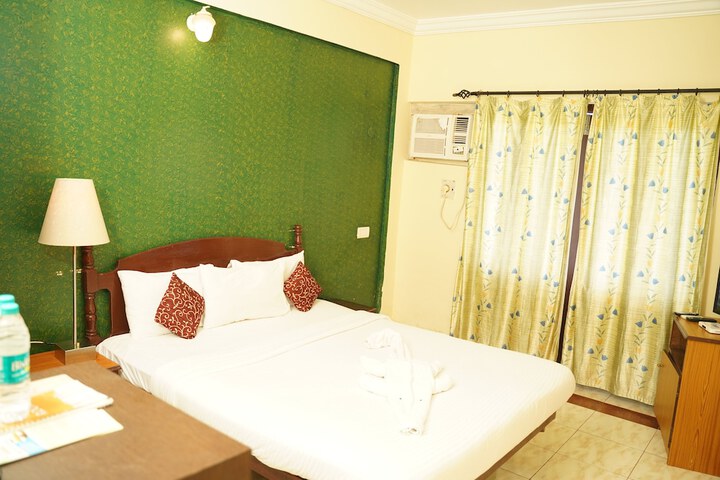Room 13 of 42