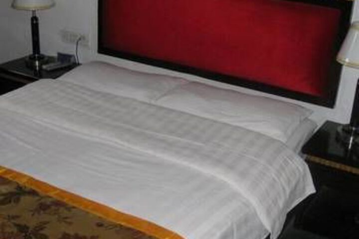 Room 2 of 23