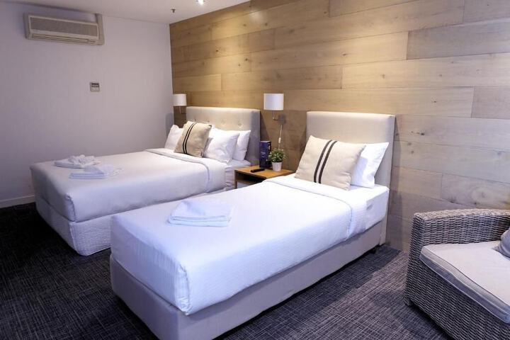 Room 4 of 55