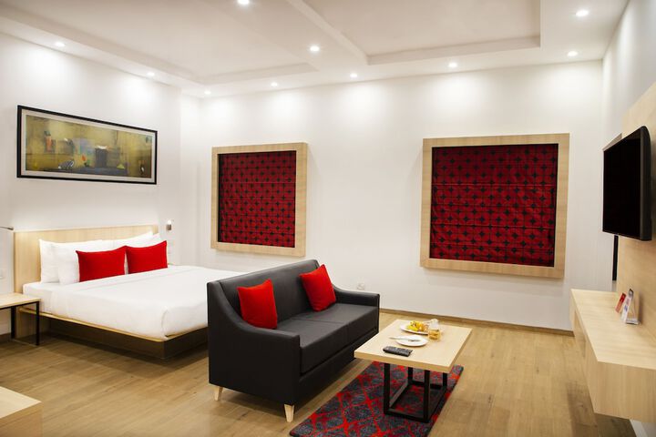 Room 11 of 25