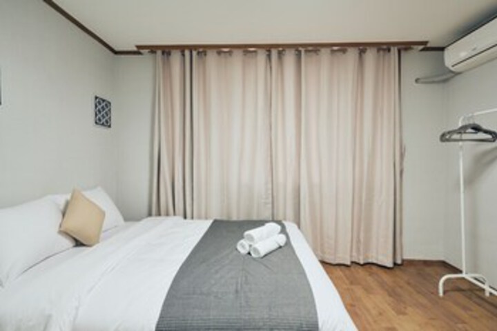 Room 28 of 45