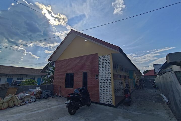 Exterior of OYO 94933 Wisma Cha Tatami Palangkaraya