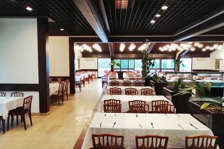 Dining 21 of 34