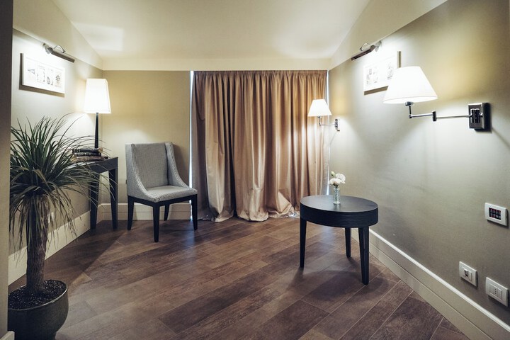 Room 19 of 111