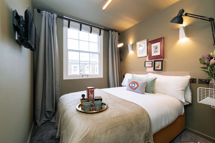 Room 9 of 46