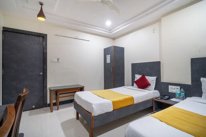 Room 5 of 15