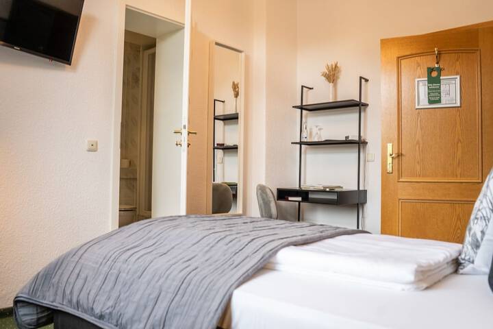 Room 55 of 191