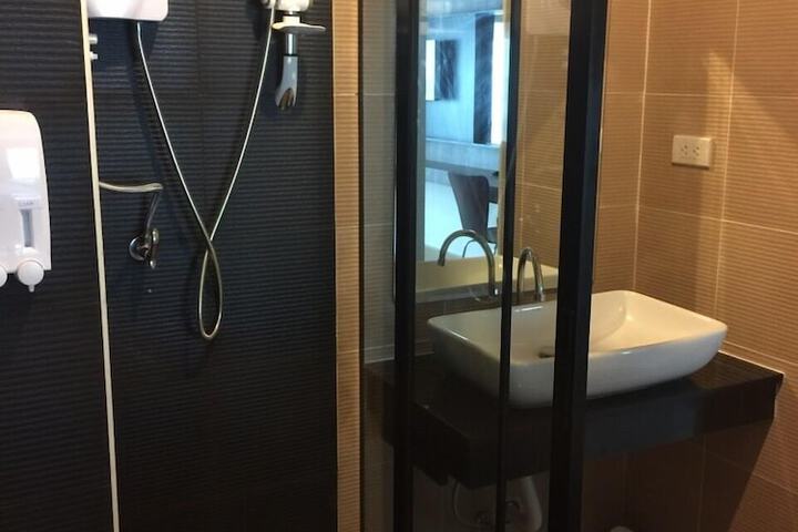 Room 52 of 65