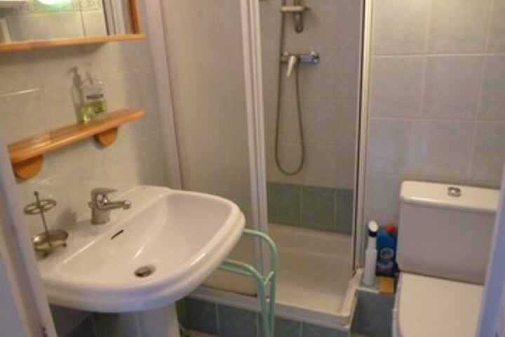 Room 8 of 37