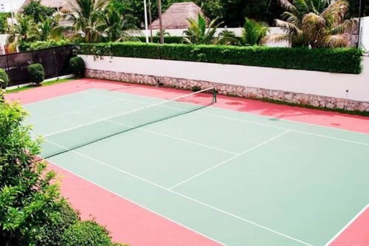 Tennis court