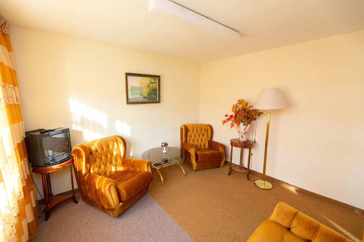 Room 18 of 19