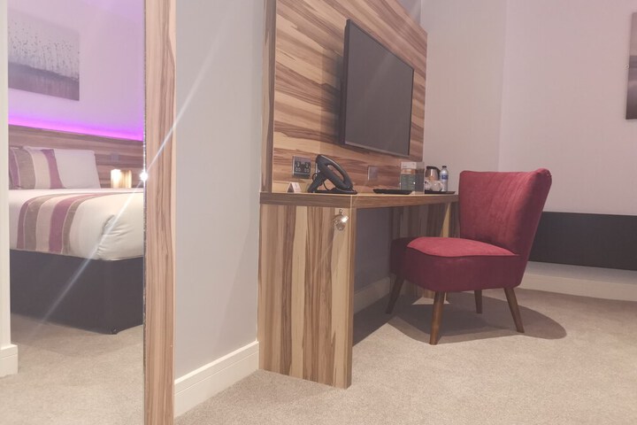 Room 10 of 46