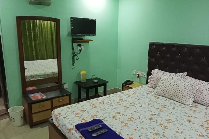Room 18 of 22