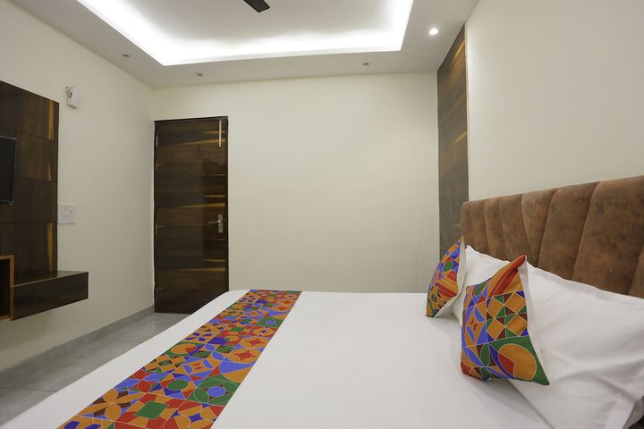 Room 16 of 24