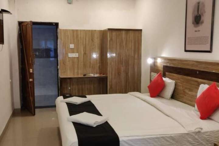 Room 8 of 31