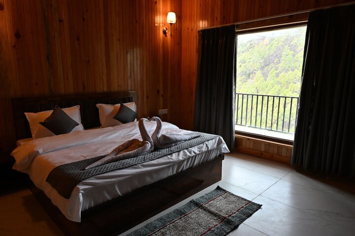 Room 10 of 29