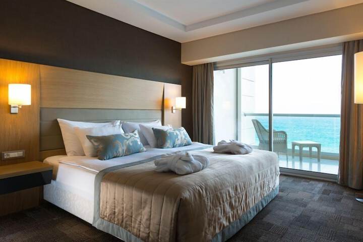 Room 21 of 82