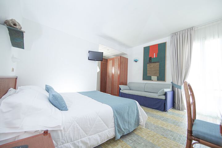 Room 11 of 40