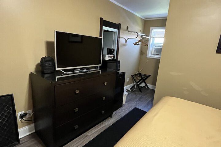 Room 7 of 26