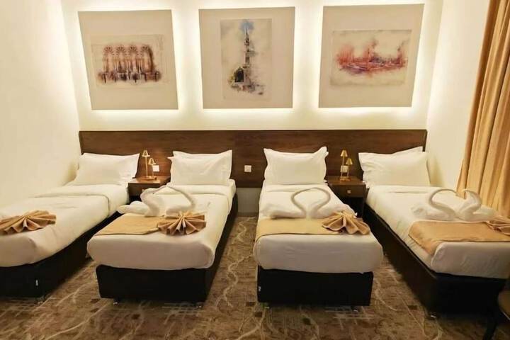 Room 4 of 13
