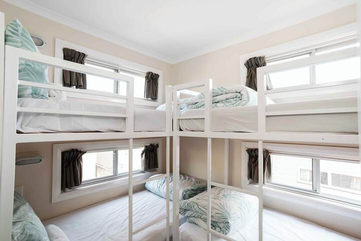 Room 20 of 99