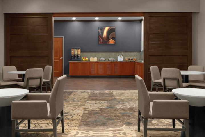 Breakfast/Coffee Service 34 of 38