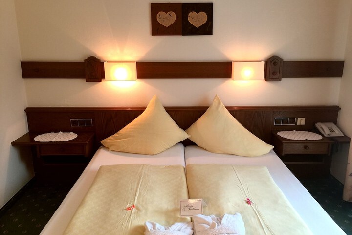 Room 16 of 82