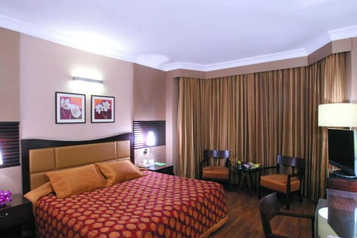 Room 6 of 53