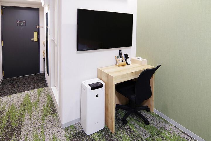 Room 10 of 20