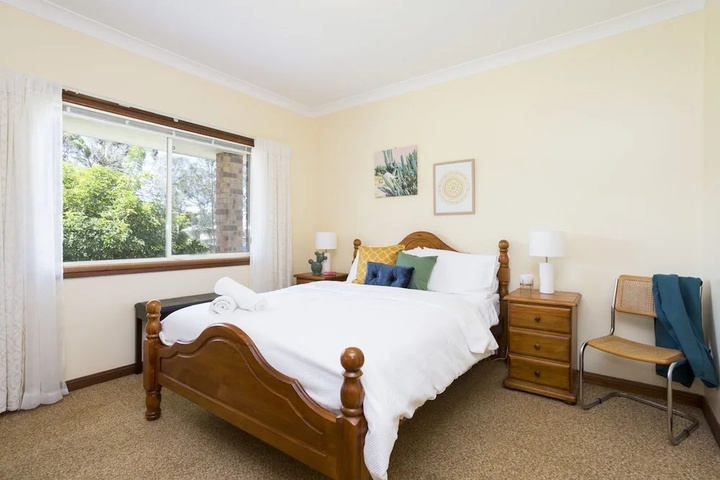 Room 4 of 11
