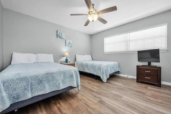 Room 6 of 26