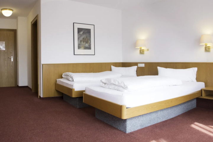 Room 2 of 18