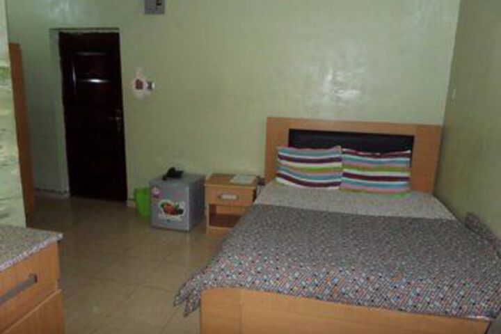 Room 17 of 32