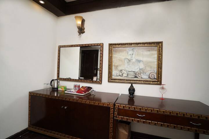 Room 37 of 46