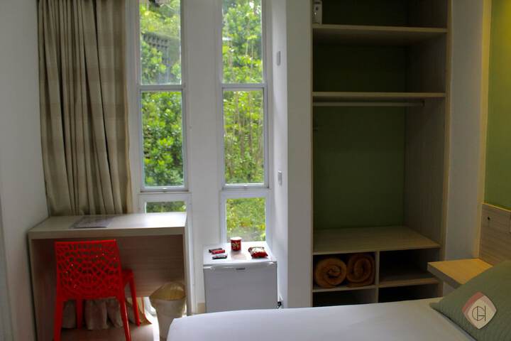 Room 9 of 117
